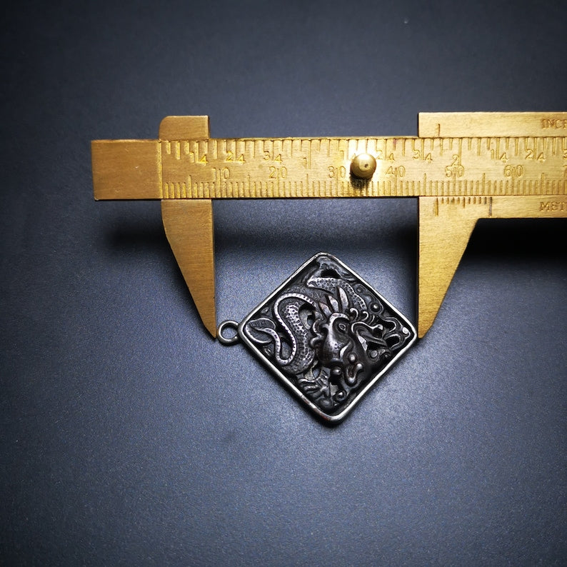 Amulet,Dragon -the Four Dignities