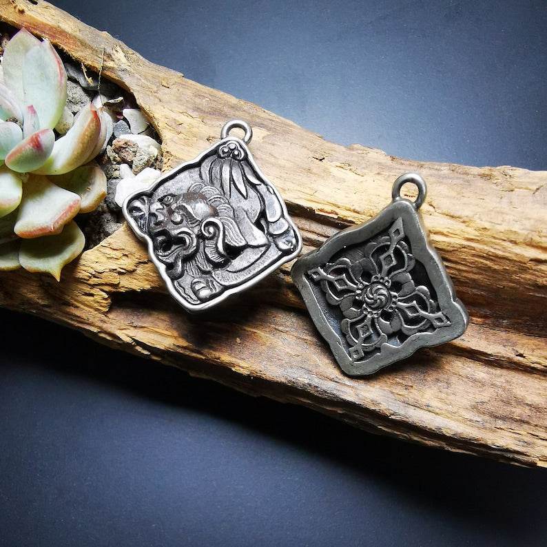 Amulet,Snow Lion-the Four Dignities - Gandhanra-ART