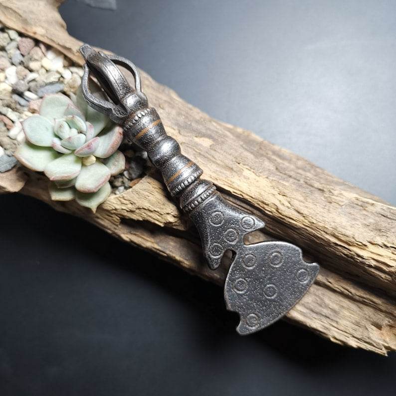 Amulet Pendant,Small Kartika(knife of the dakinis), Trantic Buddhism Dharma, Made of Thunder Iron (Thokcha) - Gandhanra-ART