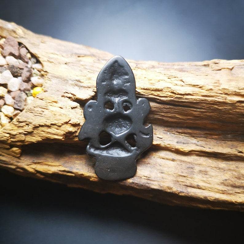 Antique Triratna Symbol Badge, Nubro,Tibetan Buddhist Protective Amulet Pendant,Made of Thokcha,60 Years Old - Gandhanra-ART