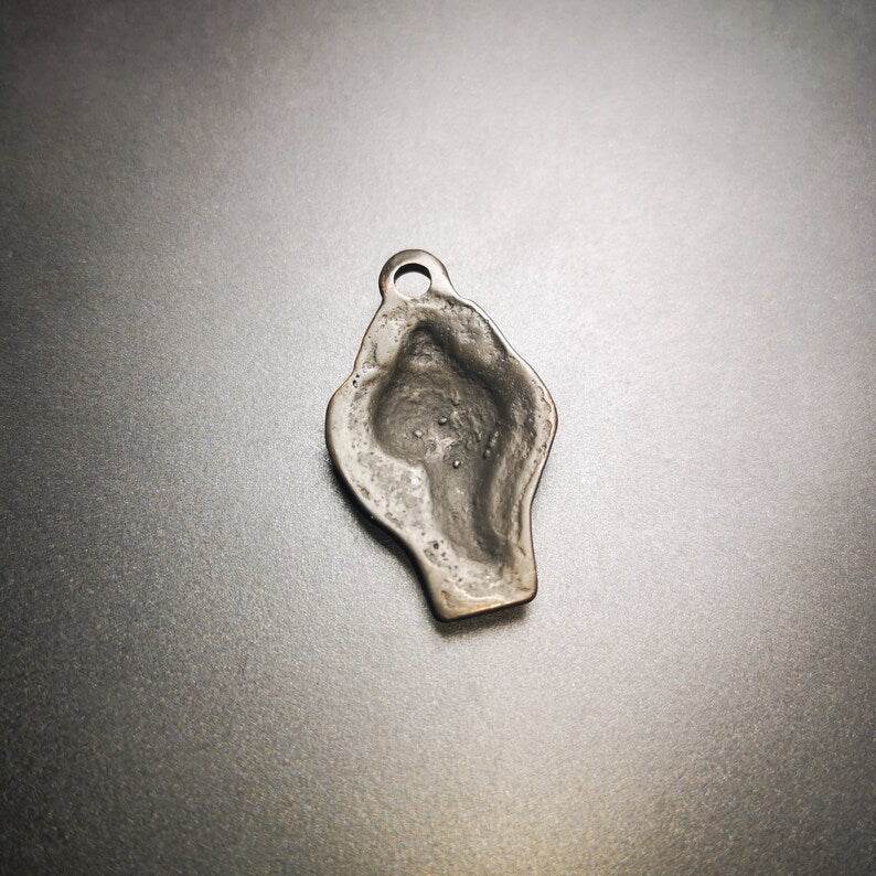 Antique Shankha(Divine Conch) Badge,Tibetan Buddhist Protective Amulet Pendant,Made of Thokcha,60 Years Old - Gandhanra-ART