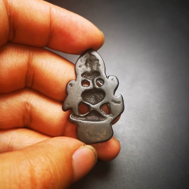 Antique Triratna Symbol Badge, Nubro,Tibetan Buddhist Protective Amulet Pendant,Made of Thokcha,60 Years Old - Gandhanra-ART