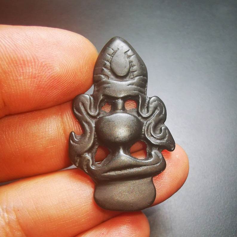 Antique Triratna Symbol Badge, Nubro,Tibetan Buddhist Protective Amulet Pendant,Made of Thokcha,60 Years Old - Gandhanra-ART