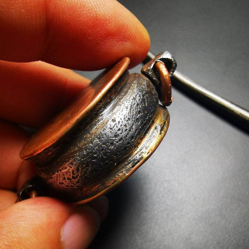 Damaru Drum,Mini Spiritual Tantric Buddhist Tibetan Ritual Religious Ceremonial Chod Drum,Made of Cold Iron - Gandhanra-ART