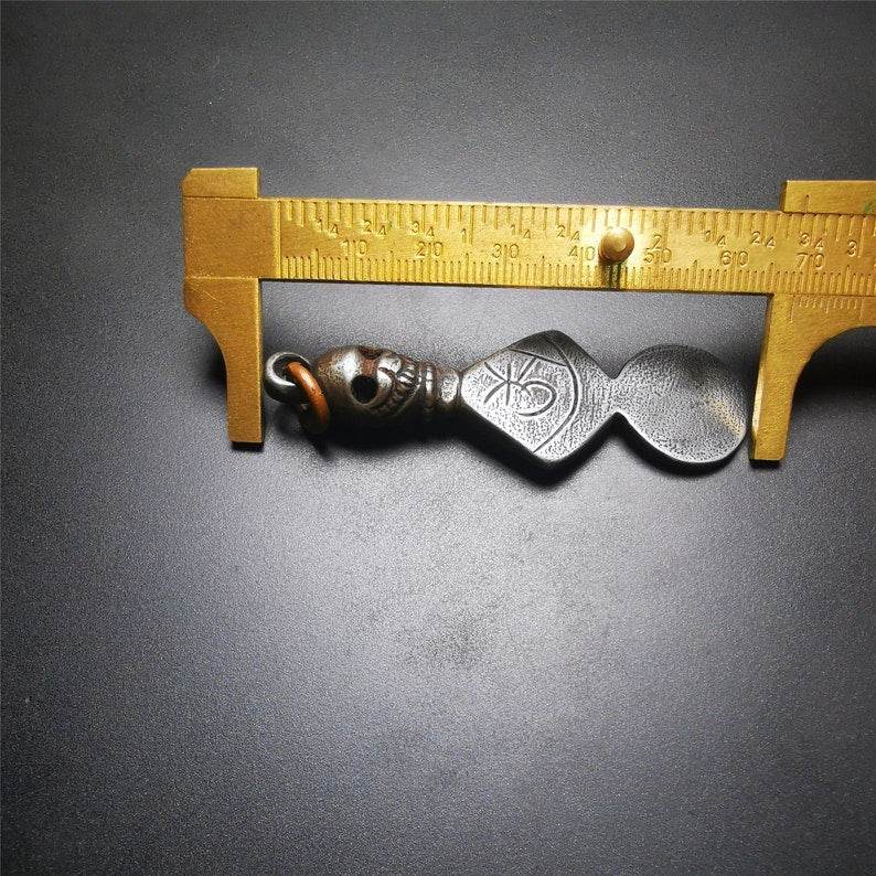 Skull Sītavana Phurba Amulet,Kila,Kilaka Pendant - Tibetan Buddhist amulet, size reference