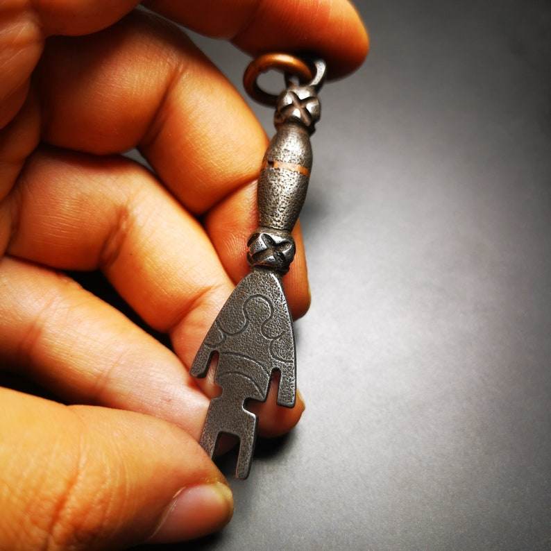 Buddhism Amulet, The Key of Heart Pendant, Made of Cold Iron - Gandhanra-ART