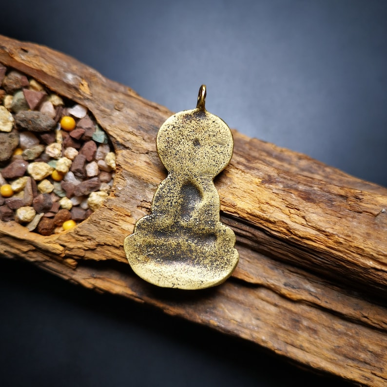 Gandhanra Antique Tibetan Buddhist Amulet Pendant,Bhaisajyaguru,Medicine Buddha,50 Years Old