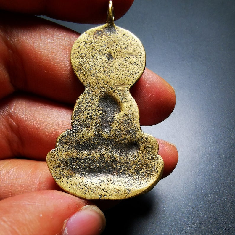Gandhanra Antique Tibetan Buddhist Amulet Pendant,Bhaisajyaguru,Medicine Buddha,50 Years Old