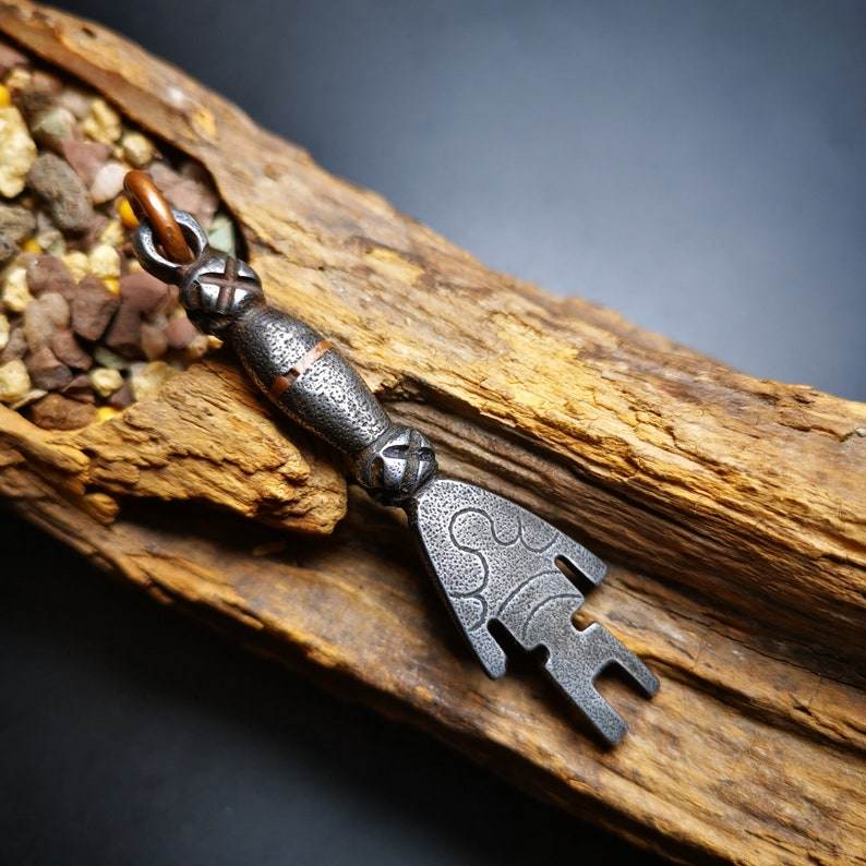 Buddhism Amulet, The Key of Heart Pendant, Made of Cold Iron - Gandhanra-ART