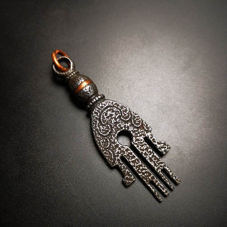 Buddhism Amulet, The Key of Heart Pendant, Made of Cold Iron - Gandhanra-ART