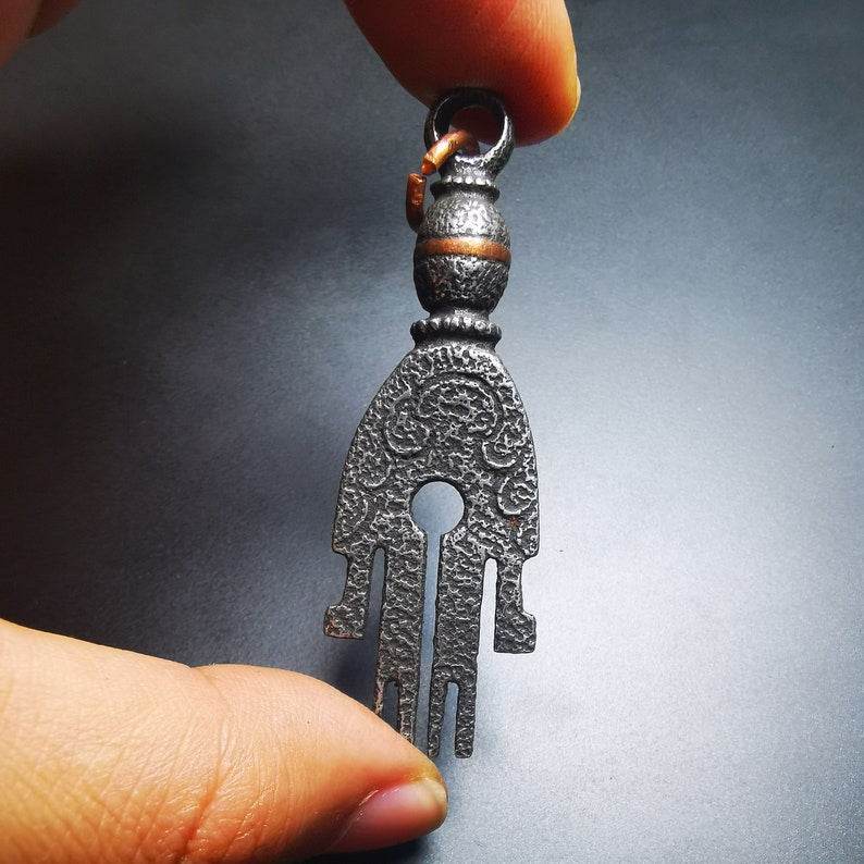 Buddhism Amulet, The Key of Heart Pendant, Made of Cold Iron - Gandhanra-ART
