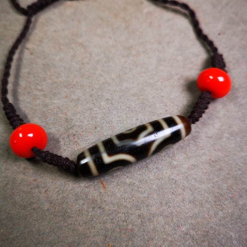 3 Eyed Dzi Necklace - Gandhanra-ART