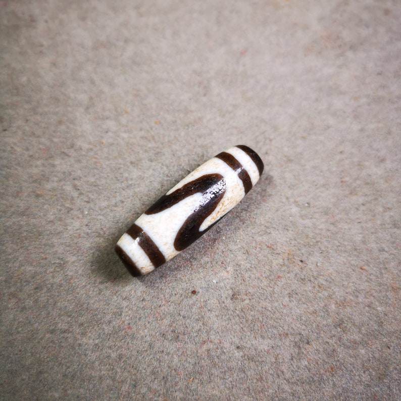 Tiger Tooth Tasso Dzi Bead - Gandhanra-ART