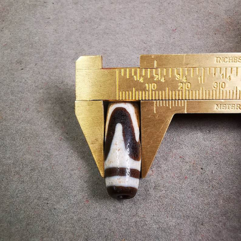 Tiger Tooth Tasso Dzi Bead - Gandhanra-ART