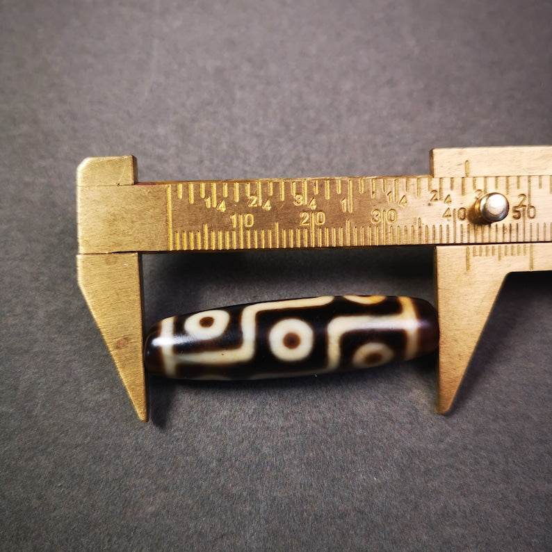 9 Eyes Dzi Bead - Gandhanra-ART