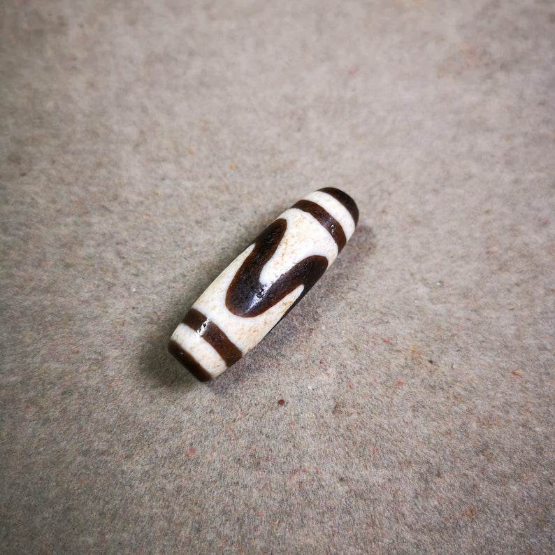 Tiger Tooth Tasso Dzi Bead - Gandhanra-ART