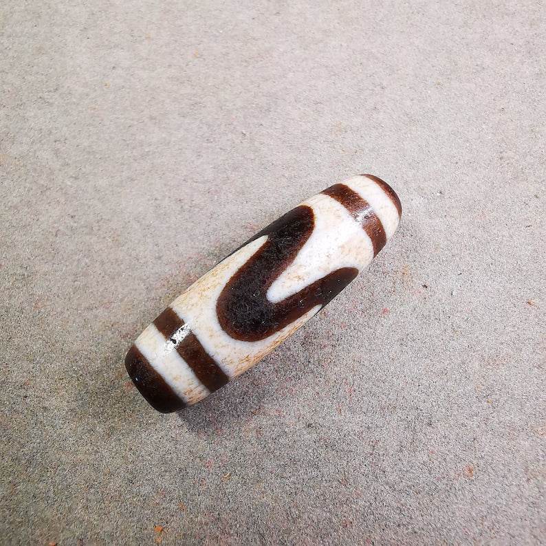 Tiger Tooth Tasso Dzi Bead - Gandhanra-ART