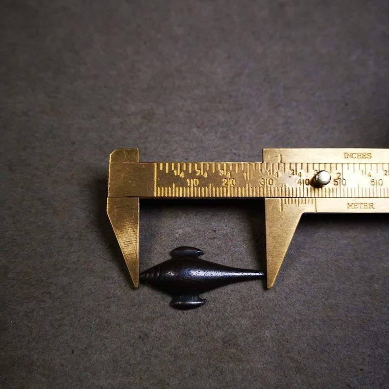 Antique Shankha(Divine Conch) Badge,Tibetan Buddhist Protective Amulet Pendant,Made of Thokcha,60 Years Old - Gandhanra-ART