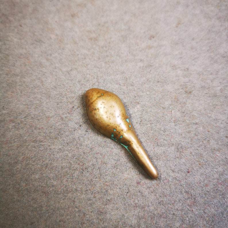 Handmade Small Shankha(Divine Conch) Badge,Tibetan Buddhist Protective Amulet Pendant,Made of Lima Brass - Gandhanra-ART