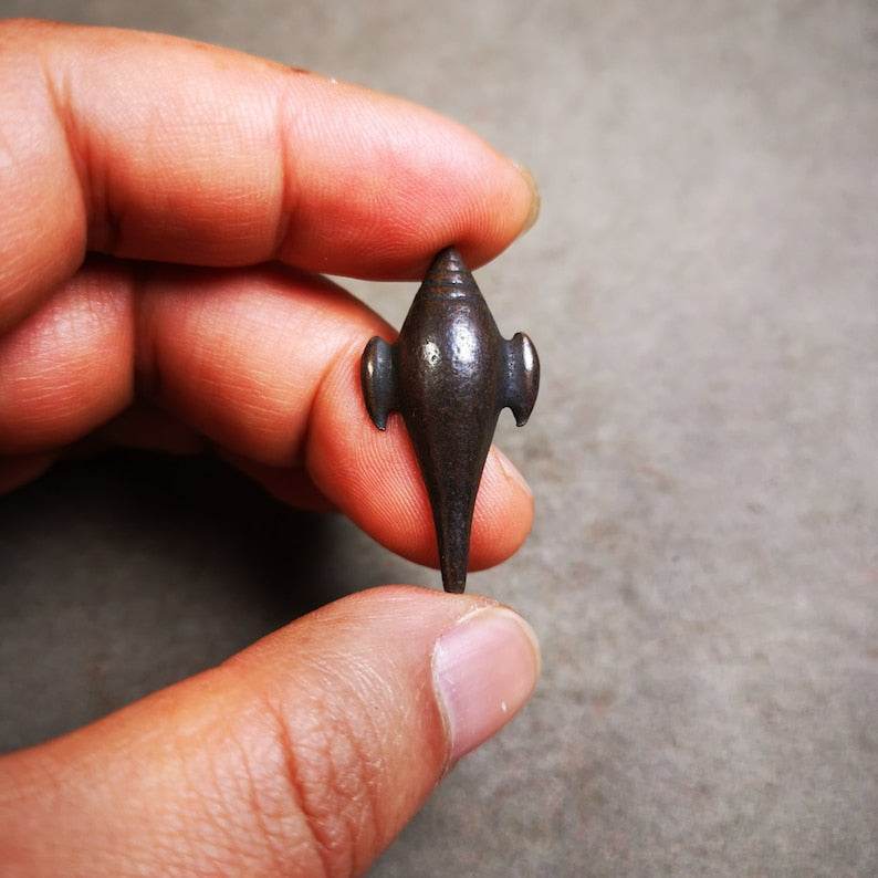 Antique Shankha(Divine Conch) Badge,Tibetan Buddhist Protective Amulet Pendant,Made of Thokcha,60 Years Old - Gandhanra-ART