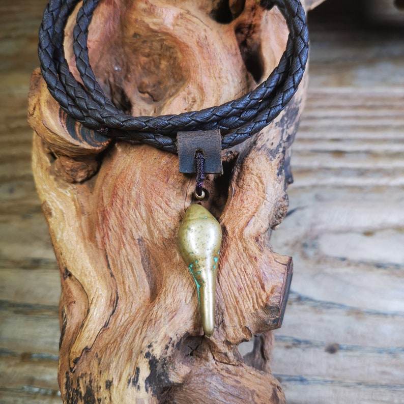 Handmade Small Shankha(Divine Conch) Badge,Tibetan Buddhist Protective Amulet Pendant,Made of Lima Brass - Gandhanra-ART