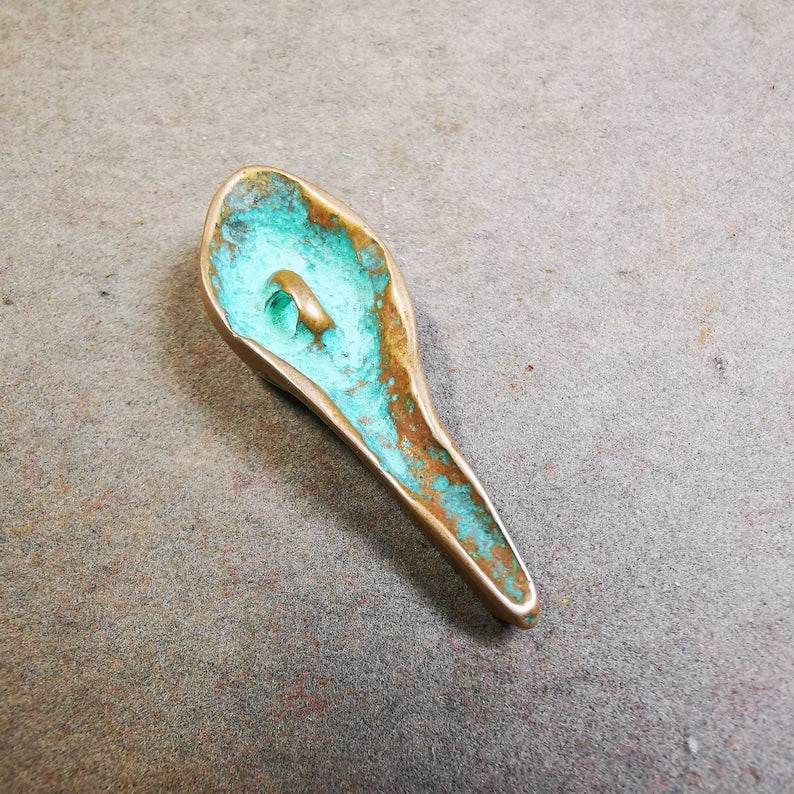 Handmade Small Shankha(Divine Conch) Badge,Tibetan Buddhist Protective Amulet Pendant,Made of Lima Brass - Gandhanra-ART