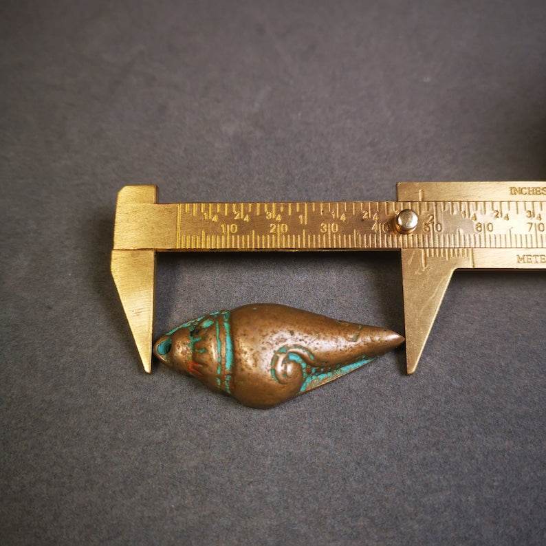 Small Shankha(Divine Conch) Badge,Tibetan Buddhist Protective Amulet Pendant,Made of Lima Brass - Gandhanra-ART