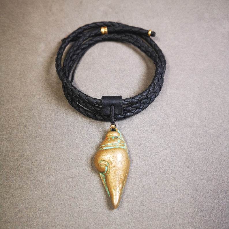 Small Shankha(Divine Conch) Badge,Tibetan Buddhist Protective Amulet Pendant,Made of Lima Brass - Gandhanra-ART