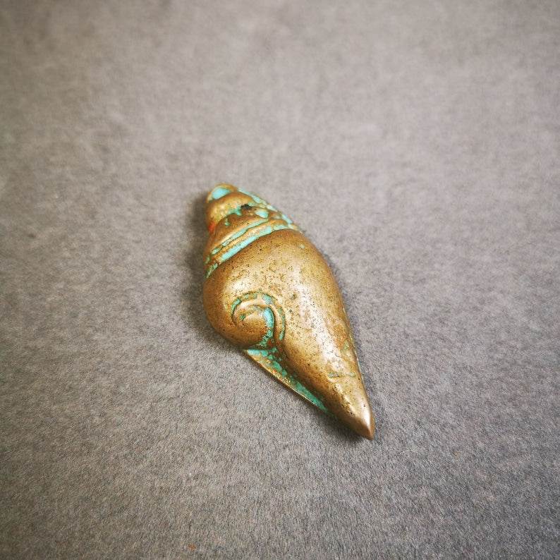 Small Shankha(Divine Conch) Badge,Tibetan Buddhist Protective Amulet Pendant,Made of Lima Brass - Gandhanra-ART