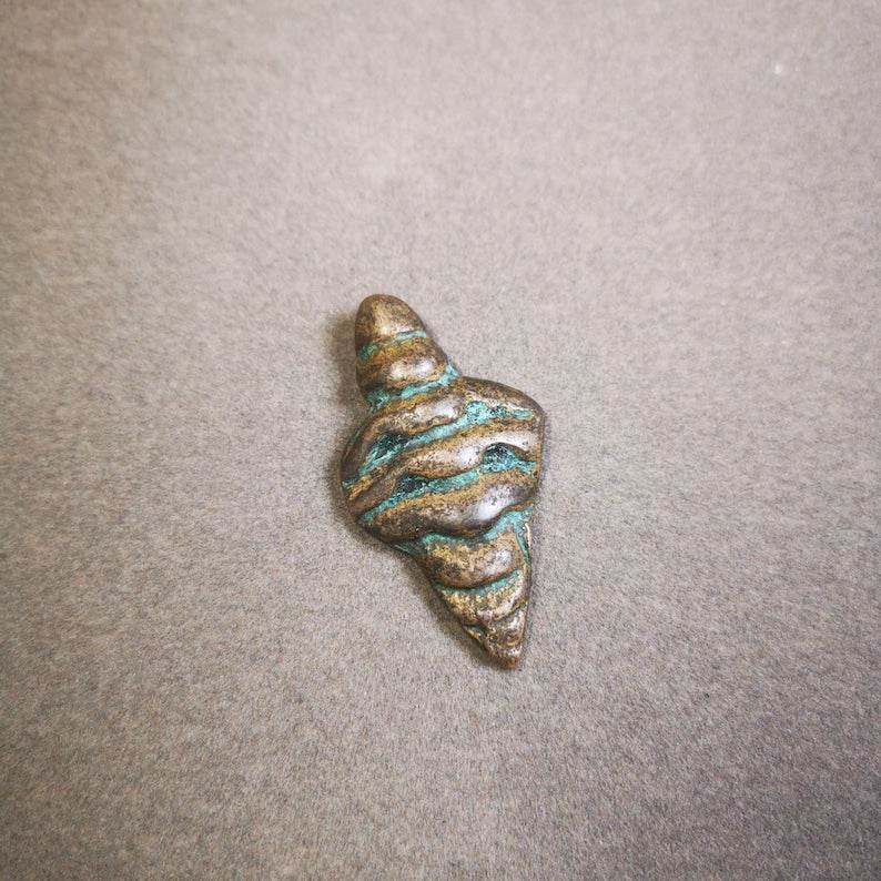 Shankha(Divine Conch) Badge,Tibetan Buddhist Protective Amulet Pendant,Made of Lima Brass - Gandhanra-ART