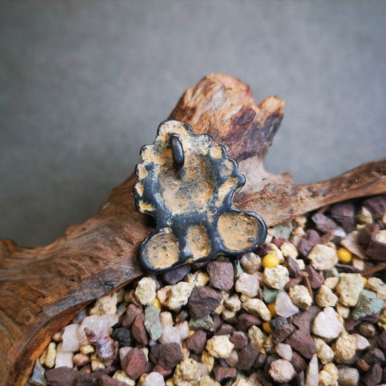 Buddhist Amulet Badge,Triratna,Mani Jewel/Wish-Fulfilling Cintamani,Nandipada Pendant Stamp,60 Years Old - Gandhanra-ART