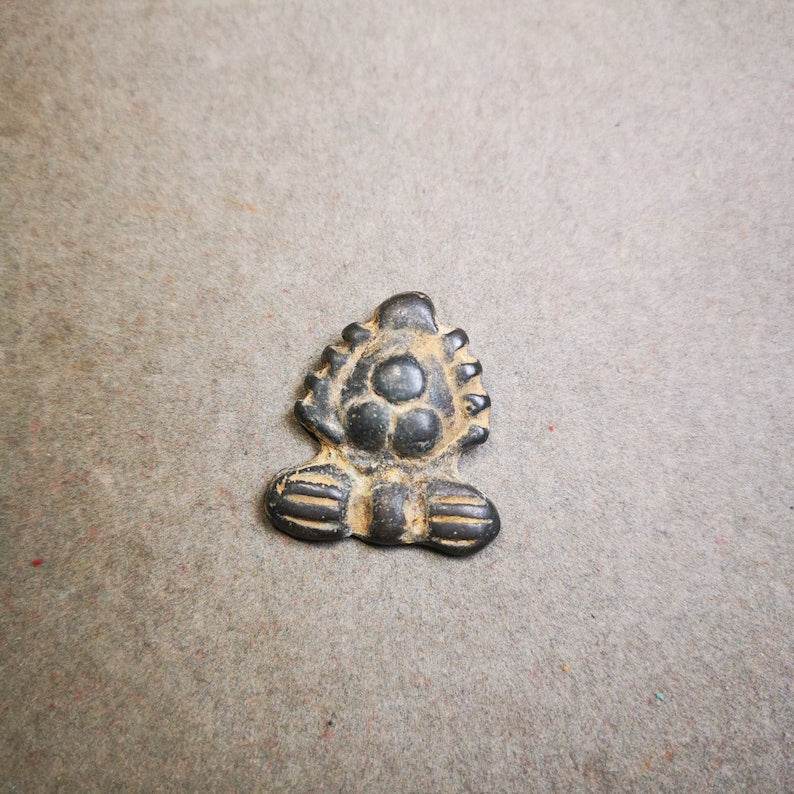 Buddhist Amulet Badge,Triratna,Mani Jewel/Wish-Fulfilling Cintamani,Nandipada Pendant Stamp,60 Years Old - Gandhanra-ART