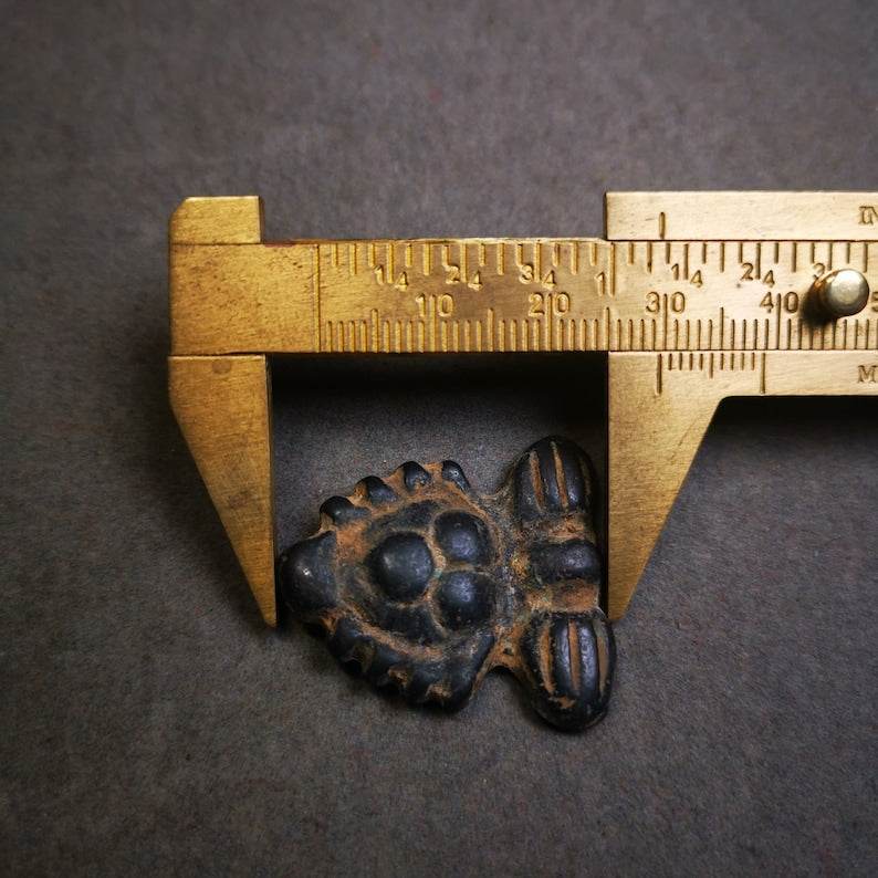 Buddhist Amulet Badge,Triratna,Mani Jewel/Wish-Fulfilling Cintamani,Nandipada Pendant Stamp,60 Years Old - Gandhanra-ART