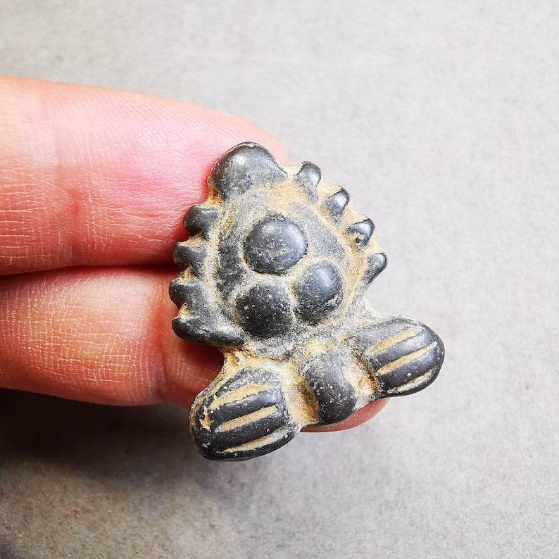 Buddhist Amulet Badge,Triratna,Mani Jewel/Wish-Fulfilling Cintamani,Nandipada Pendant Stamp,60 Years Old - Gandhanra-ART