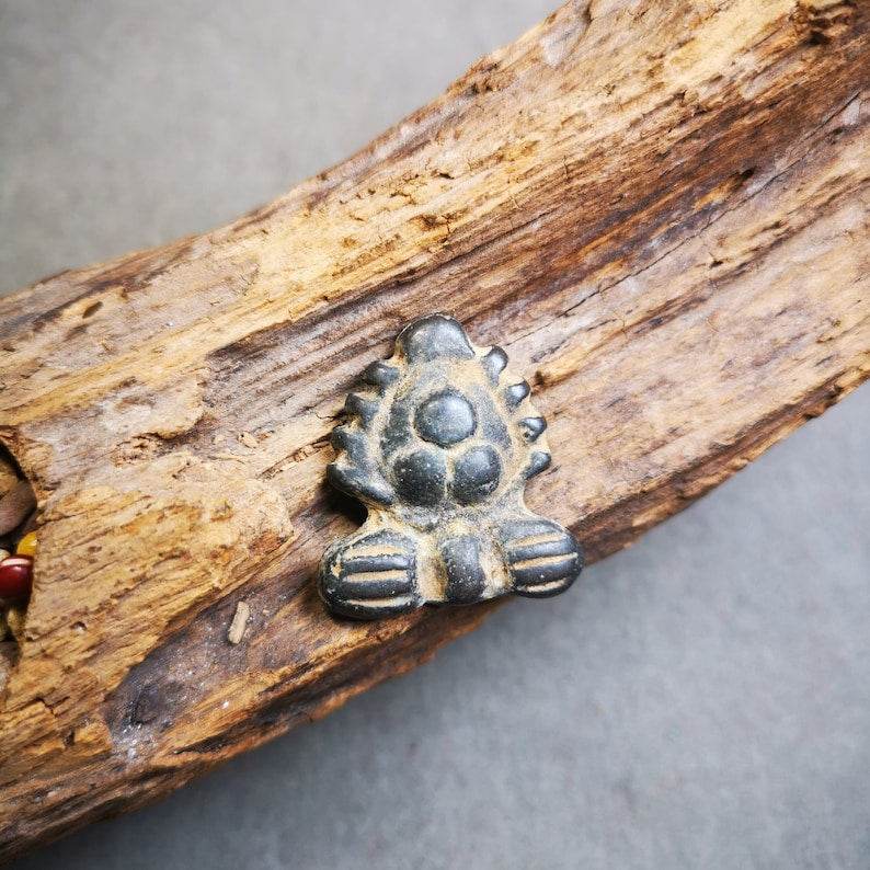 Buddhist Amulet Badge,Triratna,Mani Jewel/Wish-Fulfilling Cintamani,Nandipada Pendant Stamp,60 Years Old - Gandhanra-ART