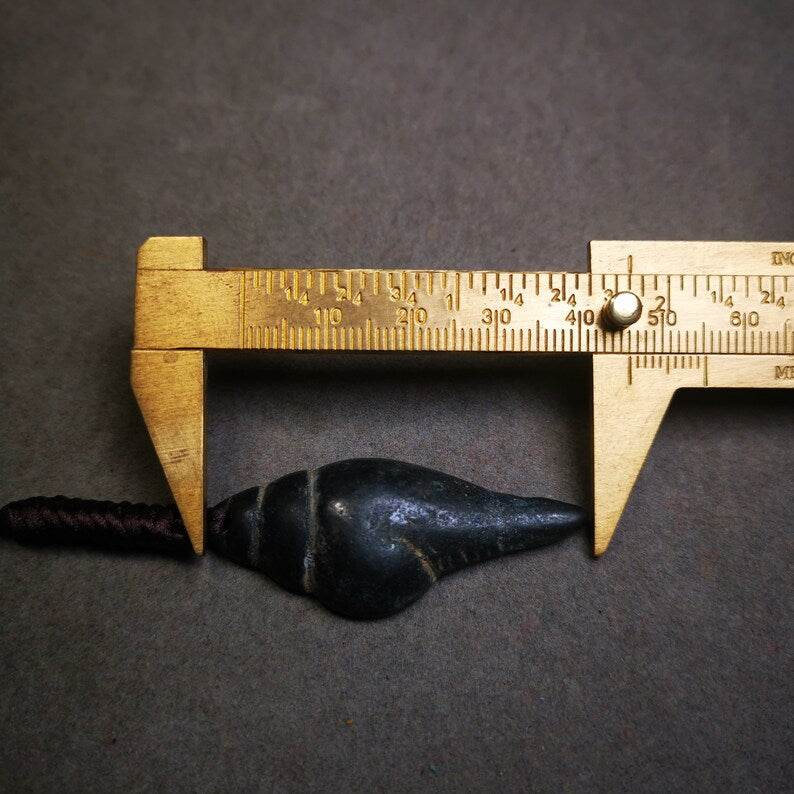 Antique Shankha(Divine Conch) Badge,Tibetan Buddhist Protective Amulet Pendant,Made of Thokcha,60 Years Old - Gandhanra-ART