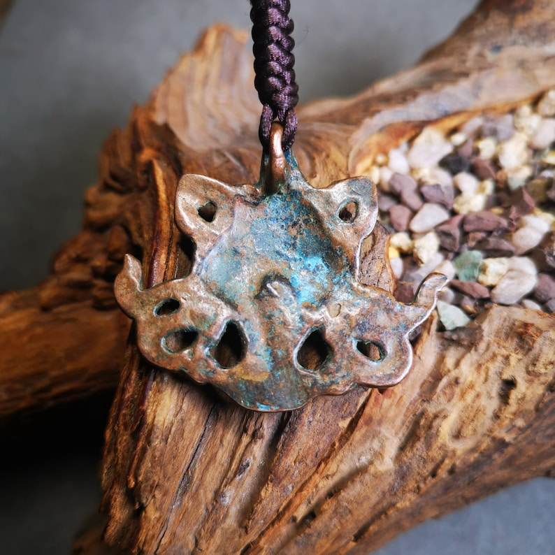 Acient Shankha(Divine Conch) Badge,Tibetan Buddhist Protective Amulet Pendant,Made of Brass - Gandhanra-ART