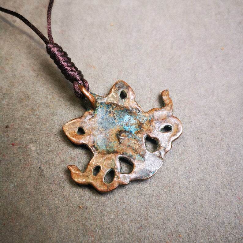 Acient Shankha(Divine Conch) Badge,Tibetan Buddhist Protective Amulet Pendant,Made of Brass - Gandhanra-ART