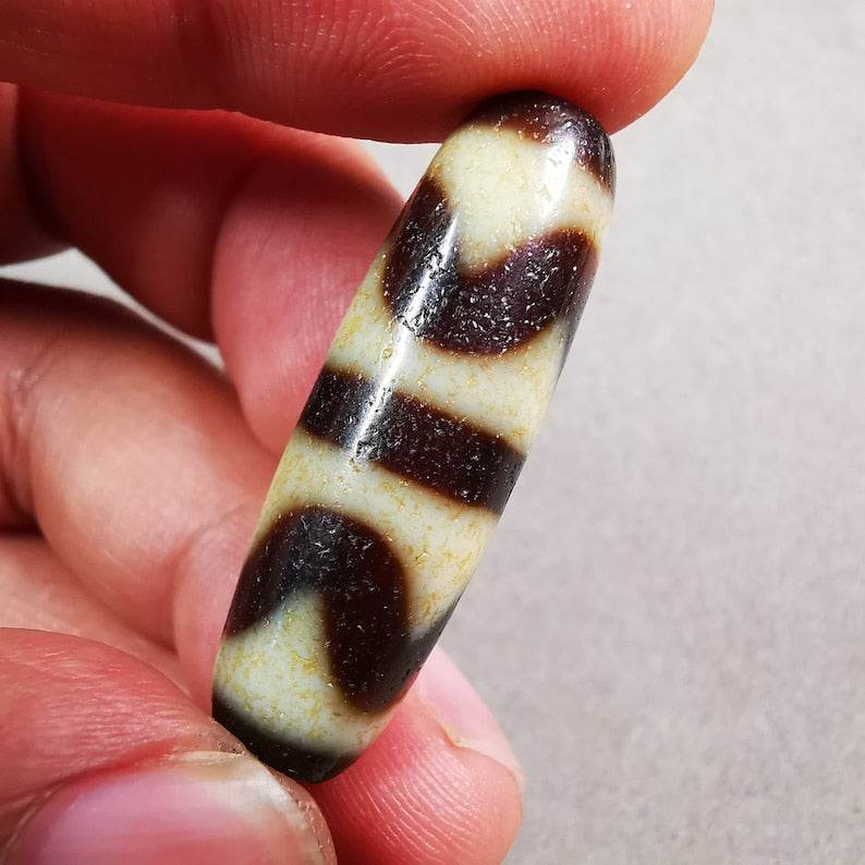 Tiger Tooth Tasso Dzi Bead - Gandhanra-ART