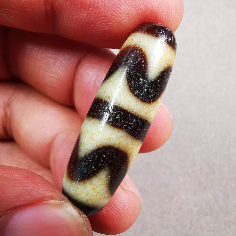 Tiger Tooth Tasso Dzi Bead - Gandhanra-ART