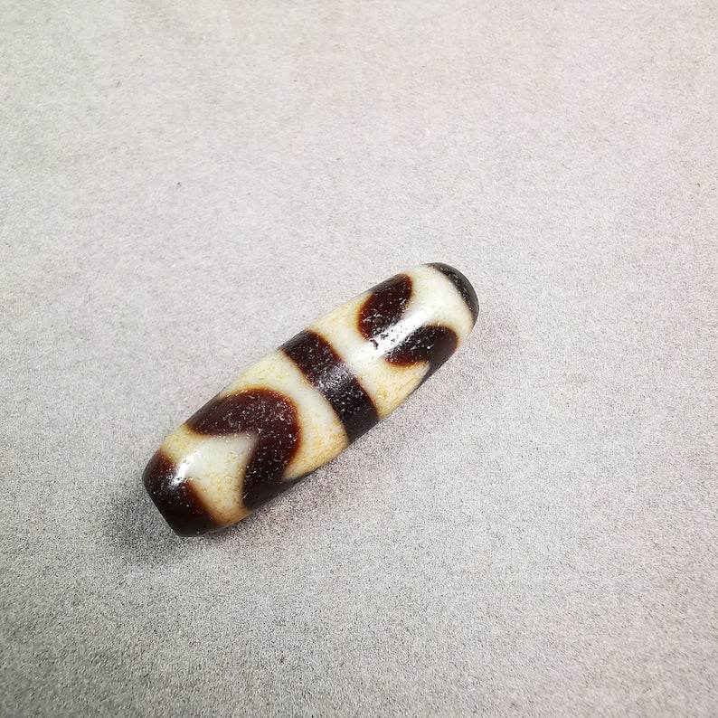 Tiger Tooth Tasso Dzi Bead - Gandhanra-ART