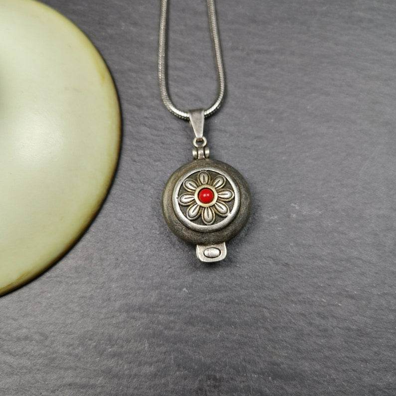 Gau Ghau Shrine, Gau Box, Amulet Necklace - Gandhanra-ART