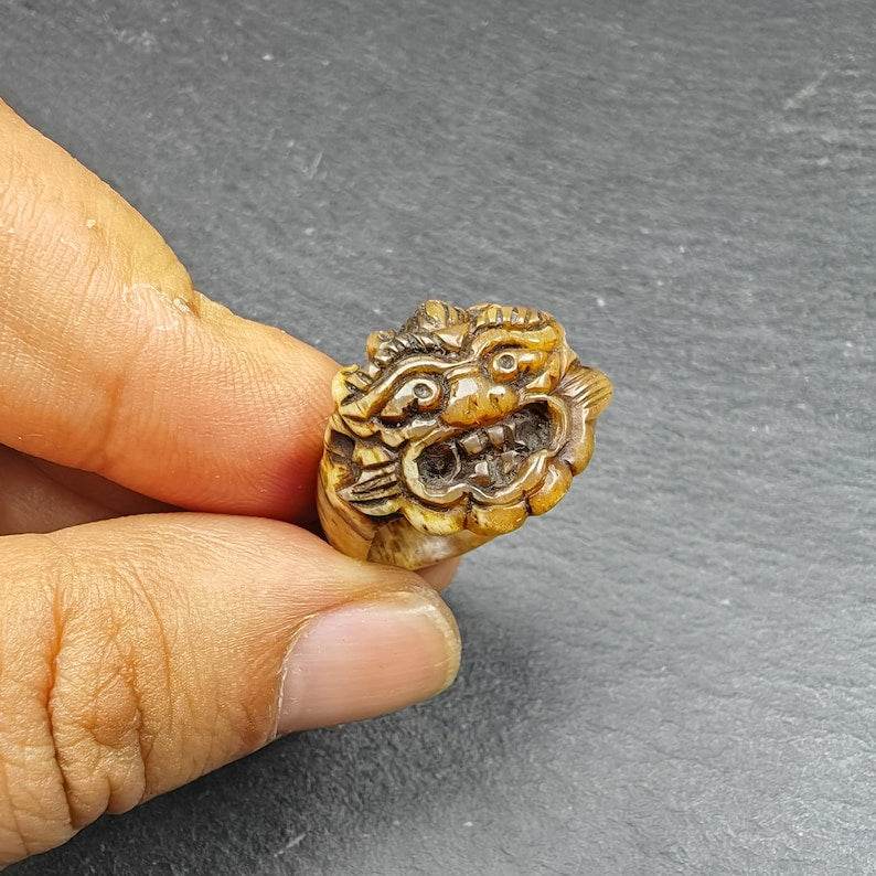 Yak Bone Ring, Snow Lion Pattern,US Size 7.5 - Gandhanra-ART