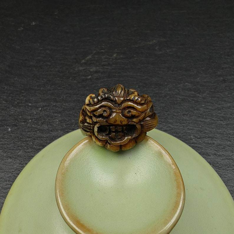 Yak Bone Ring, Snow Lion Pattern,US Size 7.5 - Gandhanra-ART
