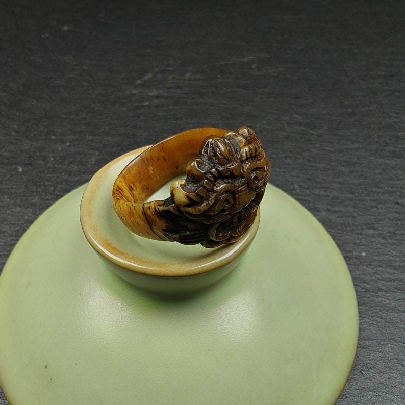 Yak Bone Ring, Snow Lion Pattern,US Size 7.5 - Gandhanra-ART