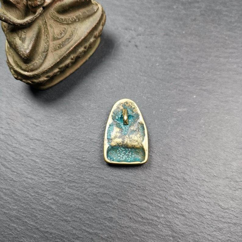 Amulet, Chenrezig Pendant Badge,32 × 20mm - Gandhanra-ART