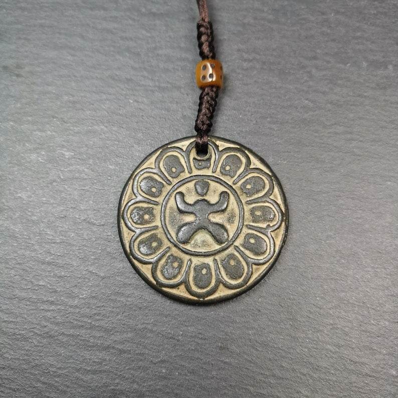 Chenrezig / Padmapani Amulet,Om Mani Padme Hum Badge Pendant - Gandhanra-ART