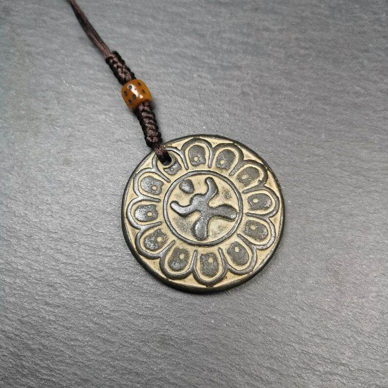 Chenrezig / Padmapani Amulet,Om Mani Padme Hum Badge Pendant - Gandhanra-ART