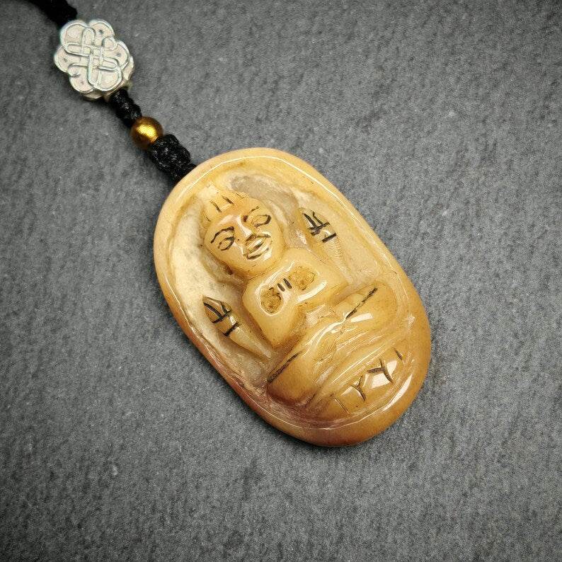 Buddhist Amulet,Chenrezig Badge,Spiritual Necklace - Gandhanra-ART
