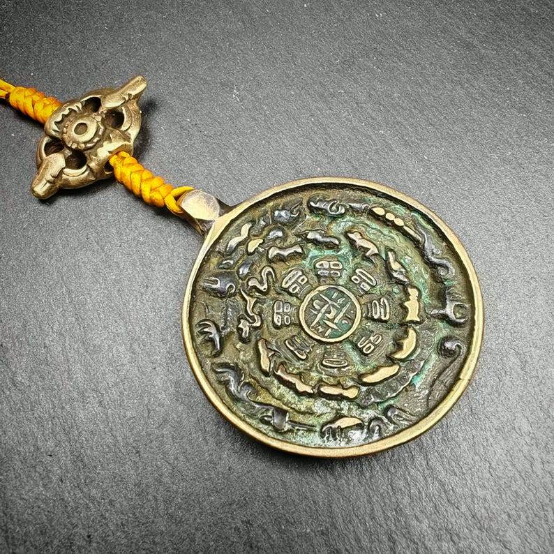Amulet Sipaho Badge - Melong Mirror Calendar,45mm - Gandhanra-ART